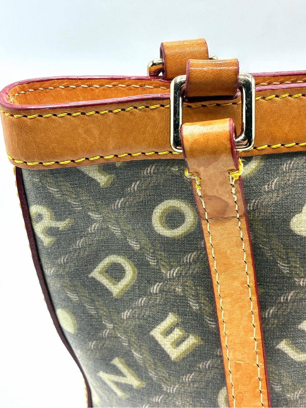 Y2K Dooney & Bourke Crossword Monogram Bucket Shoulder Bag Heart Charm - Picture 4 of 16